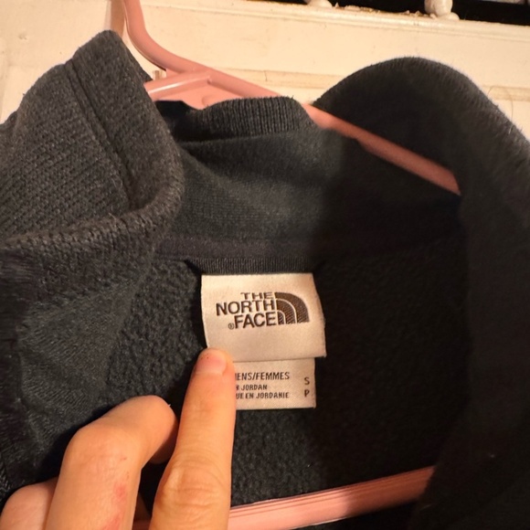 The North Face women’s crescent fleece Charcoal Gray Fleece Pullover size small - Picture 2 of 4